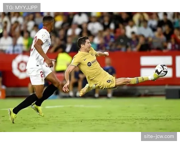 莱万多夫斯基老当益壮 射手榜第4展现射手本色